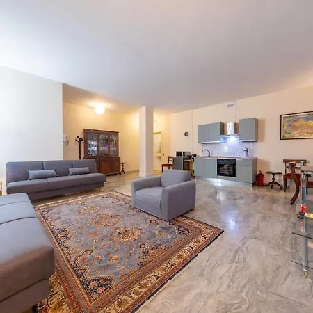- Spacious And Bright Apartment, Elegant Area Milán