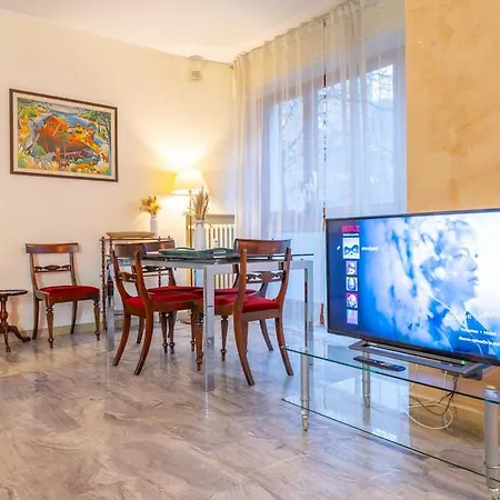 Apartmán - Spacious And Bright Apartment, Elegant Area *