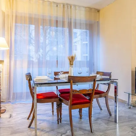 Apartmán - Spacious And Bright Apartment, Elegant Area